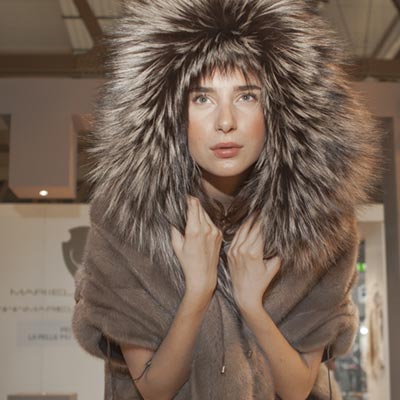 Mod.455 - Tortora Mink Cape With Fox Hood